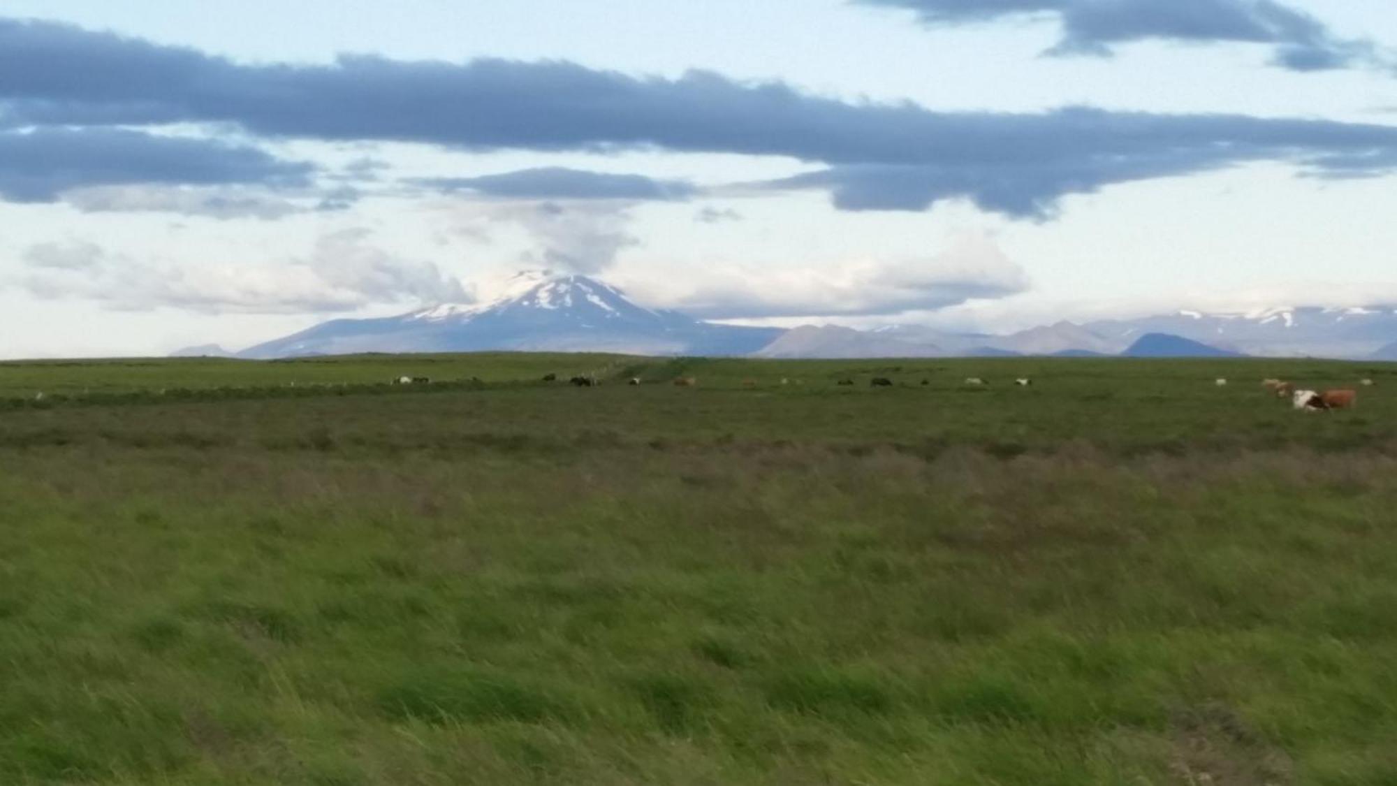 Hekla Cabin 1 Volcano And Glacier View Хелла Экстерьер фото